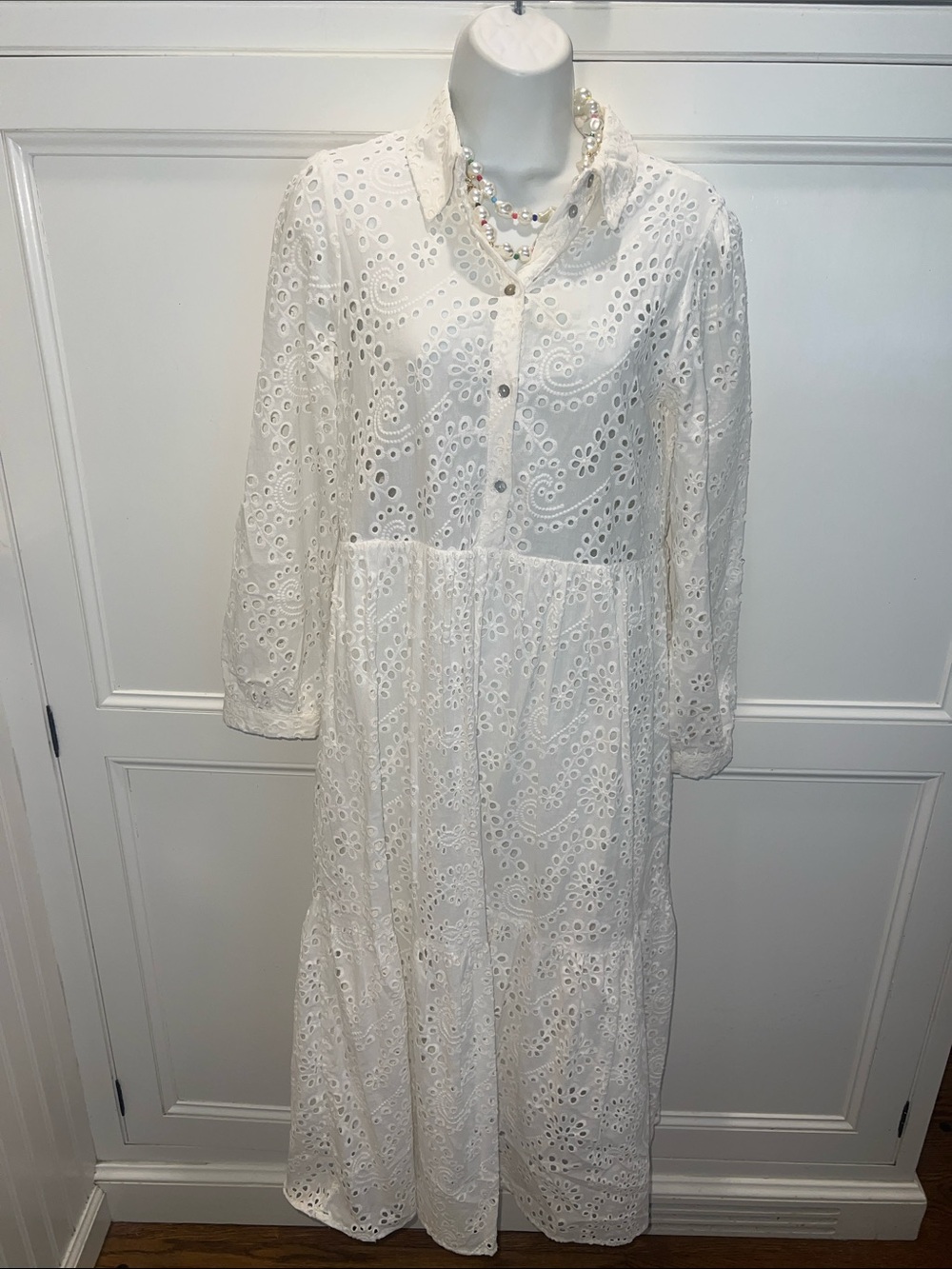 ZEyelet Button-Front White Midi Dress